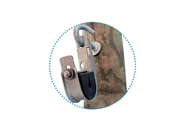 Suspended from a hook bole：The clamp can be installed on a 14mm or 16mm hook bolt on drilled wood poles.